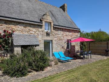 Gîte pour 2 personnes, avec jardin et terrasse à Plouha