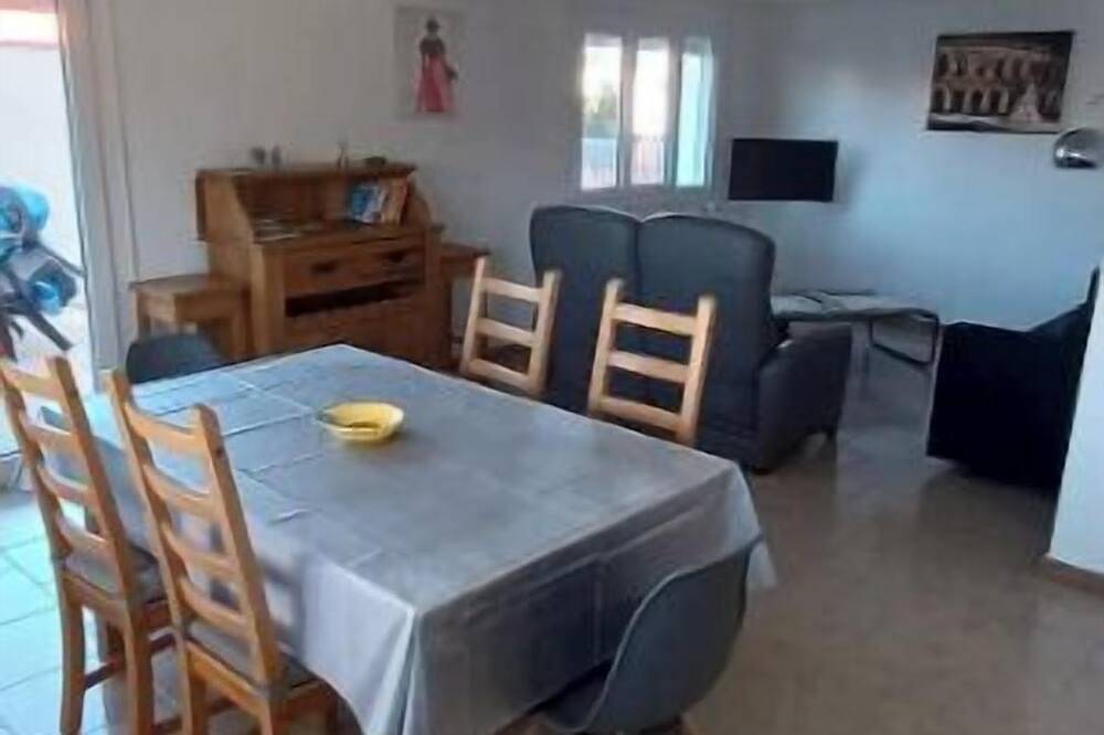 Comfortable Pp house for 1/7 persons in Redessan, Nimes region