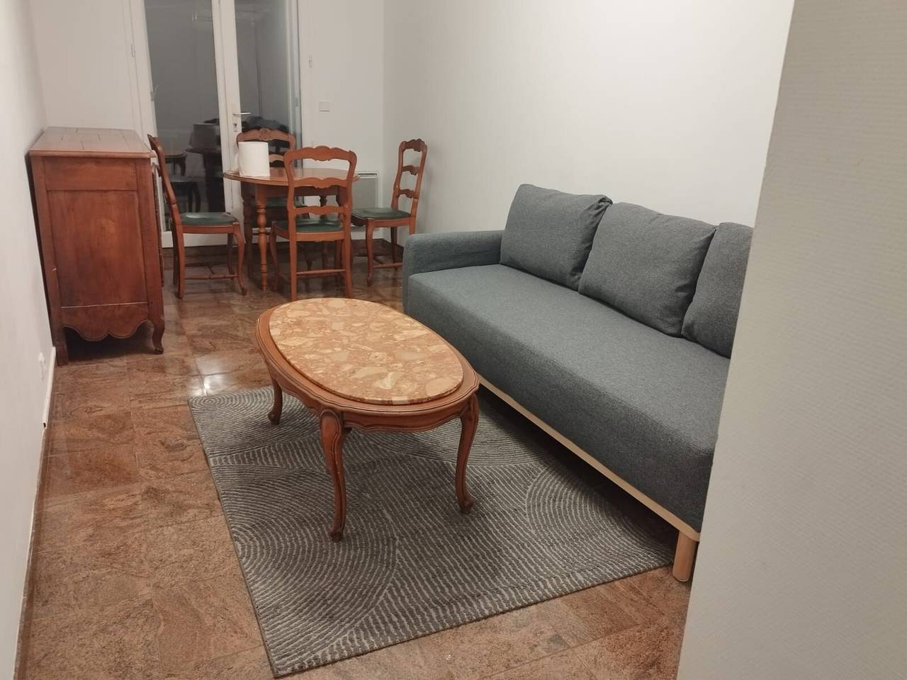 El bonito T2 de la Poste Drancy in Drancy, Sena-Saint Denis