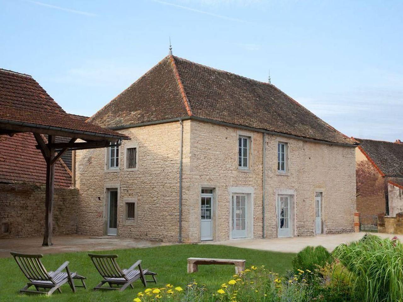 Geräumiges Gîte nahe Beaune mit Garten und Parkplatz, ideal für Familien und Freunde in Sainte-Marie-la-Blanche, Beaune und Umgebung