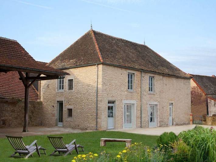 Geräumiges Gîte nahe Beaune mit Garten und Parkplatz, ideal für Familien und Freunde in Sainte-Marie-la-Blanche, Beaune und Umgebung