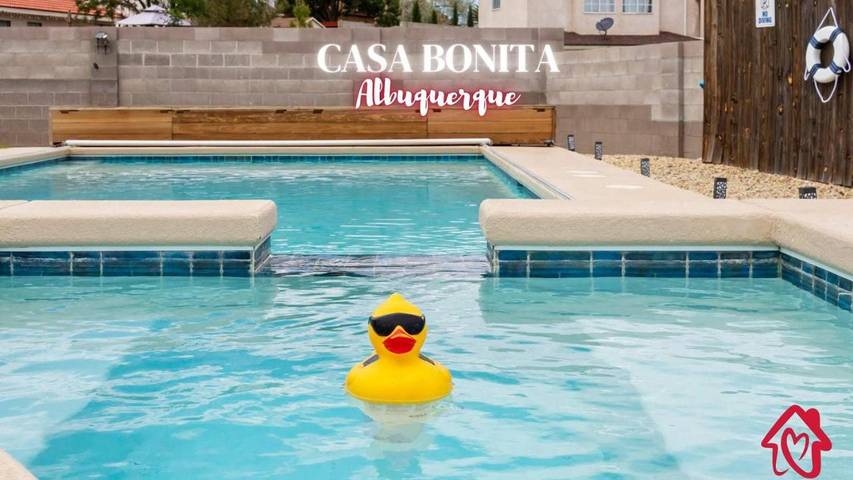 Apartamento para 8 personas, con jacuzzi y jardín además de piscina y terraza en Albuquerque