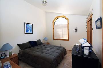 Log Cabin for 12 Guests in Truckee, Donner Lake, Picture 2