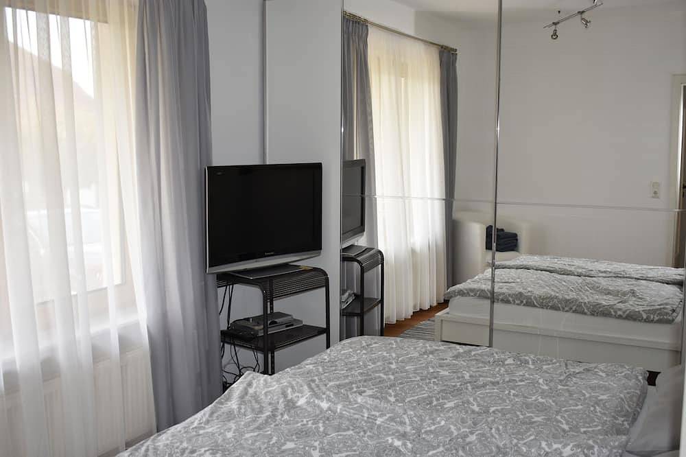 Ganze Wohnung, Ferienwohnung , sehr ruhig am Waldrand gelegen, mit separaten Eingang in Wohratal, Landkreis Marburg-Biedenkopf