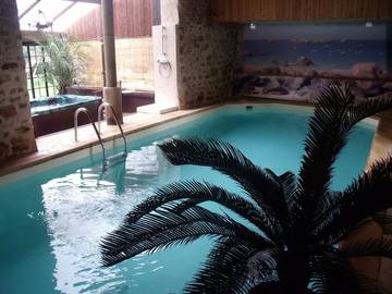 Gîte pour 7 personnes, avec terrasse ainsi que jardin et jacuzzi à Carnoët