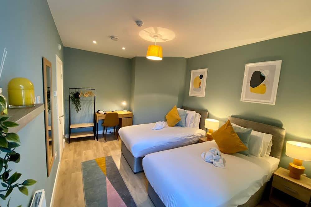 The Large Group House by Shortstays - Dublin City Center - Sleeps 21 in Dublin, County Dublin