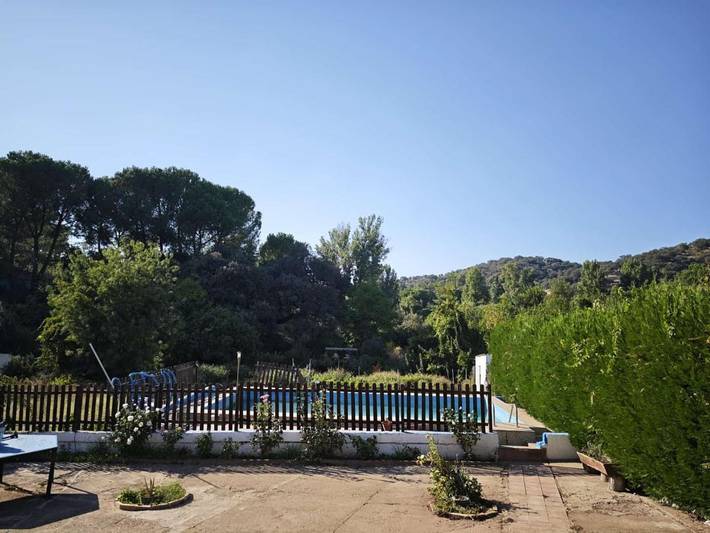 Apartamento para 10 personas, con jardín además de piscina y vistas en Constantina