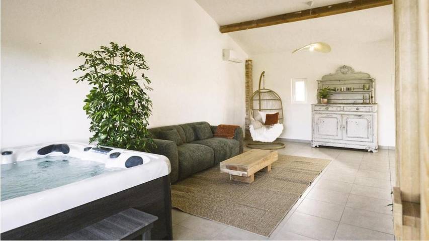 Location de vacances pour 4 personnes, avec jacuzzi ainsi que sauna et jardin à Cintegabelle