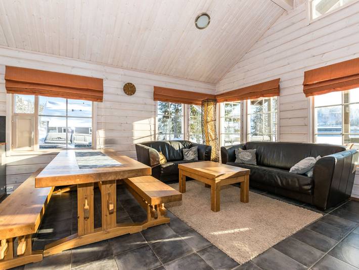 Aurinko-saaga 4 paritalo in Ukkohalla, Kainuu