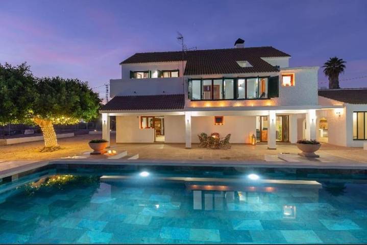 Casa rural para 15 personas, con terraza además de piscina y jardín, Se admiten mascotas en San Fulgencio - 3