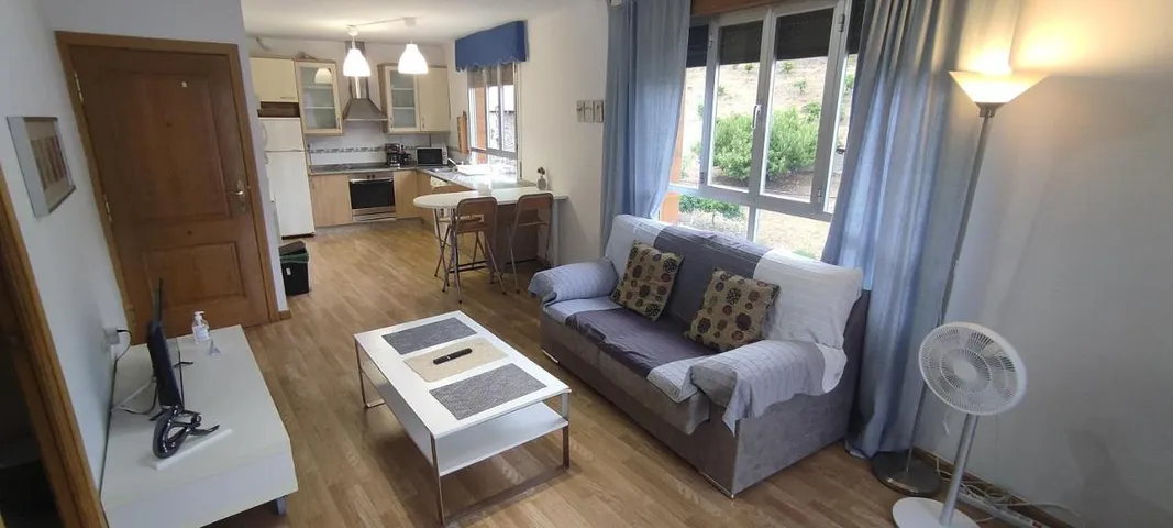 Apartamento de vacaciones para 3 personas, con balcón y vistas - 1
