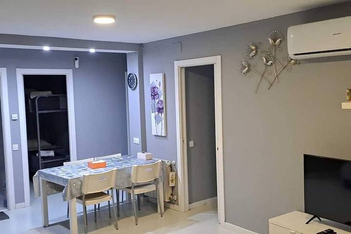 Apartamento entero, Piso a 5minutos Playa Barcelona in Port Forum, San Adrián del Besós