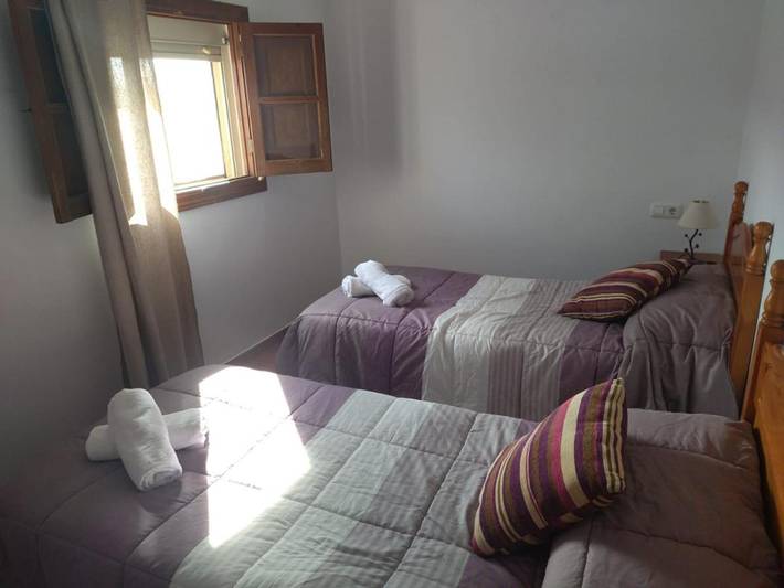 Casa rural para 12 personas, con jardín además de vistas y piscina, Se admiten mascotas en Cortes de la Frontera - 4