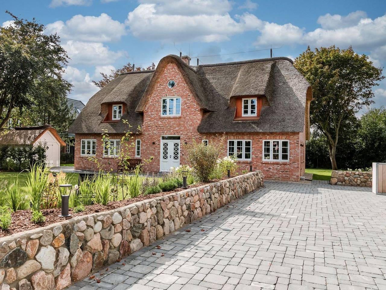 Reethaus Smutje - "Erleben Sie Luxus und Entspannung im Reethaus Smutje an der Nordsee!" in Nieblum, Föhr