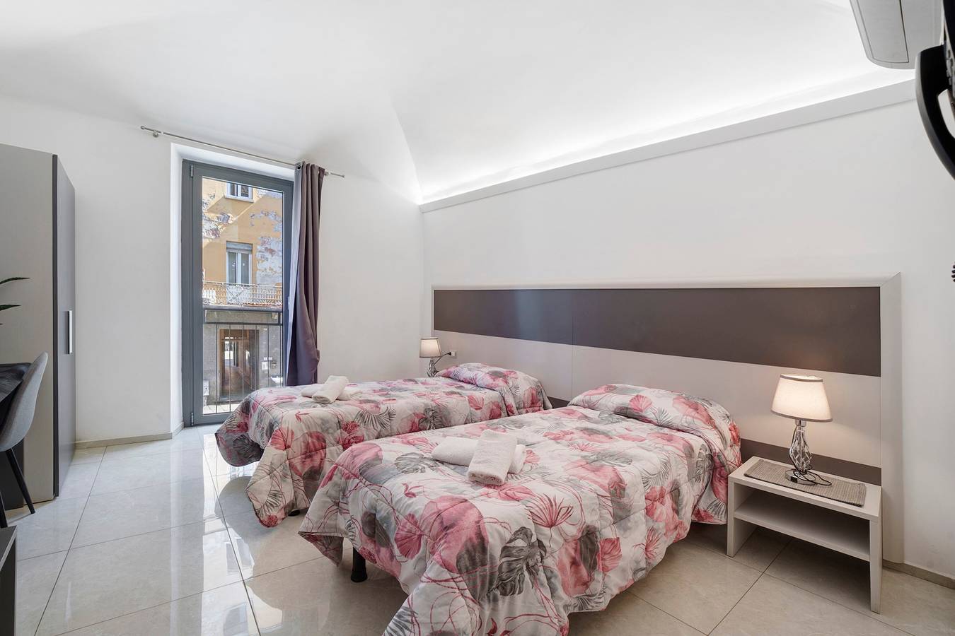 Habitación 'Stanza 101' con balcón y aire acondicionado in Novara, Provincia de Novara