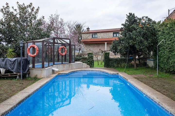 Casa rural para 13 personas, con Jacuzzi y Jardín en Provincia de Pontevedra