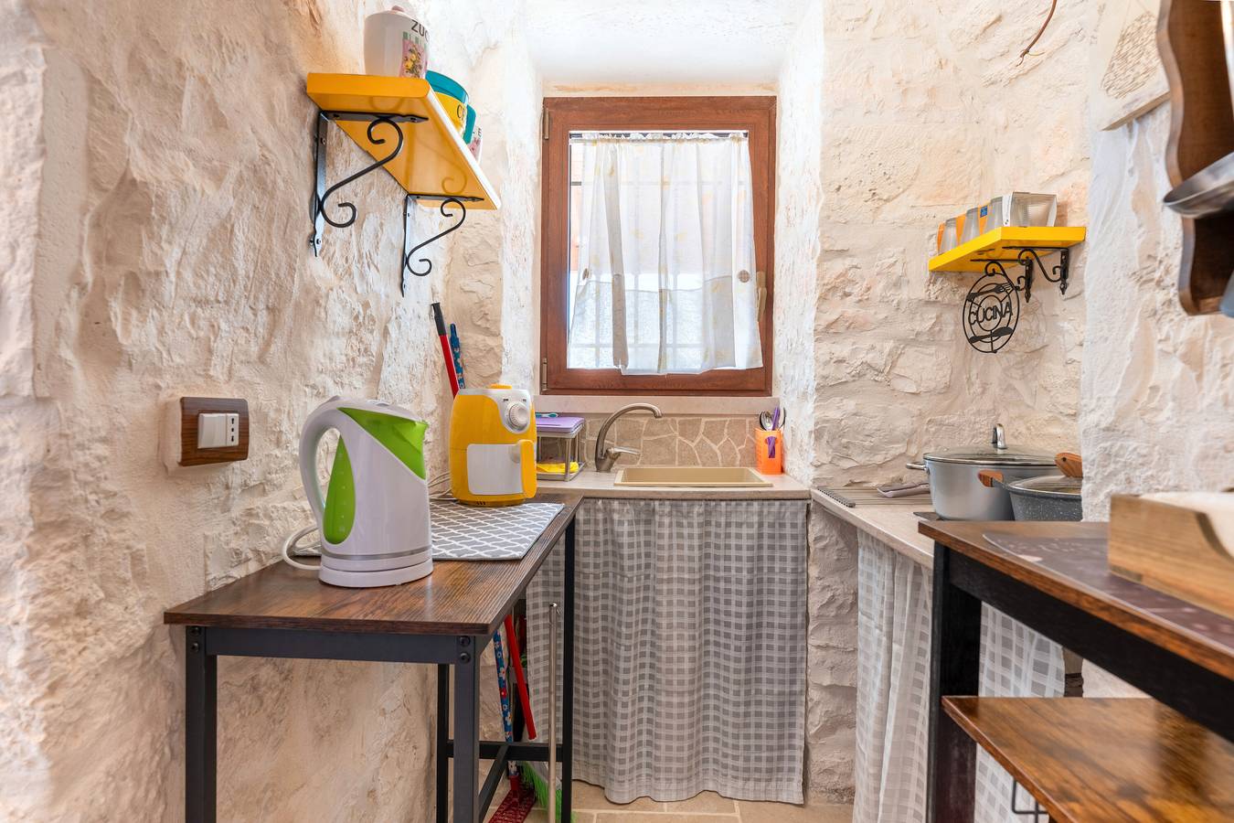 Trullo 'Rudy' con terraza privada, Wi-Fi y aire acondicionado in Martina Franca, Provincia de Taranto