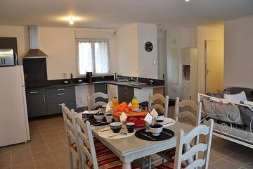 Gîte pour 5 personnes, avec jardin à Toussieu