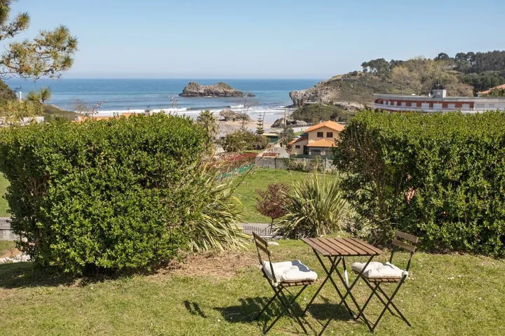 Apartamento de vacaciones para 2 personas, con terraza además de jardín y vistas - 1