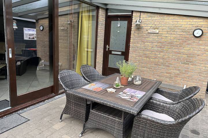 Ferienhaus für 4 Personen, mit Garten und Pool, mit Haustier in Brouwershaven