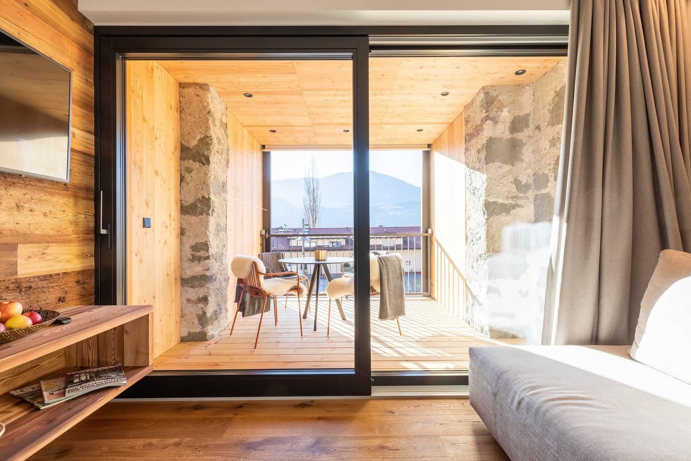 Entire apartment, Apartment "Innerbachlerhof Mut" with Wi-Fi, Air Conditioning, Garden & Pool in Burgstall, Sarntal Alps