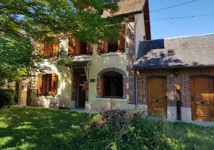 Location de vacances pour 8 personnes, avec Terrasse et Jardin à Cézy