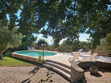 Cottage pour 7 personnes, avec vue ainsi que piscine et jardin à Impalata