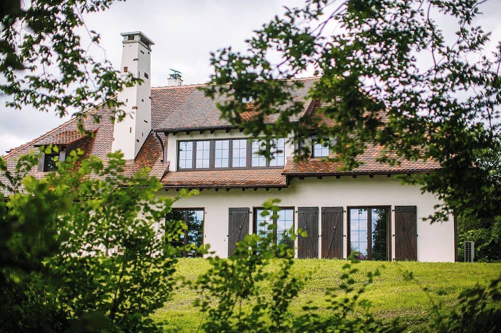 Exceptional Alsatian estate with private lake in Rountzenheim, Nordelsass