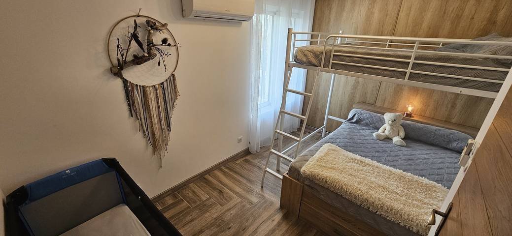 Gîte pour 8 personnes, avec terrasse et piscine ainsi que jardin et jacuzzi dans la Drôme - 4