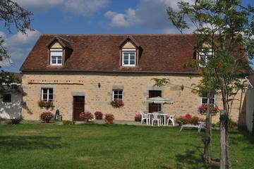 Gîte pour 9 personnes, avec jardin et terrasse à Fyé
