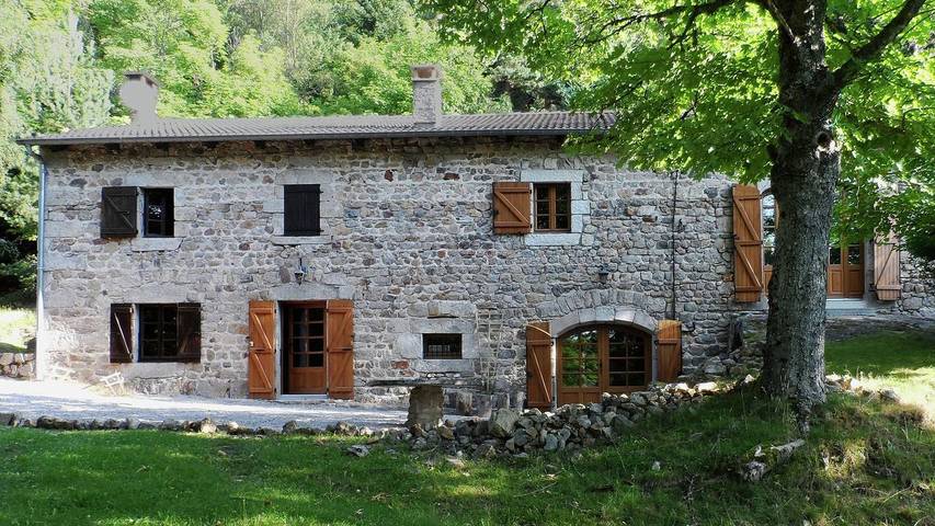 Villa voor 6 personen, met zwembad en terras in de Ardèche