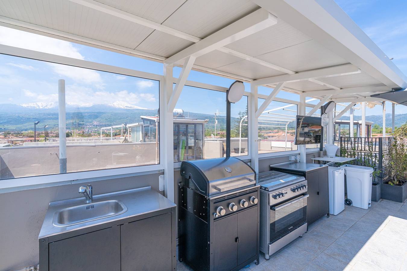 Appartement entier, Appartement 'La Dolce Vita - Panoramico' avec vue mer, Wi-Fi et climatisation in Fondachello, Province de Catania