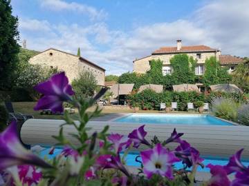 Hôtel pour 2 personnes, avec vue ainsi que piscine et jardin, animaux acceptés à Reynès
