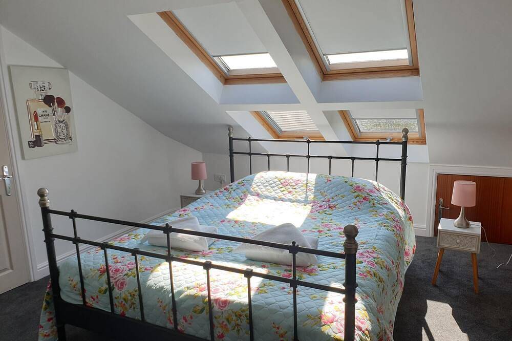 Entire apartment, Unique grand space in Huddersfield, West Yorkshire