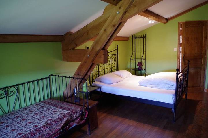 Gîte pour 9 personnes, avec jardin à Usson-en-Forez - 4