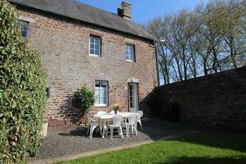 Gîte pour 4 personnes, avec jardin à Ver (homonymie)