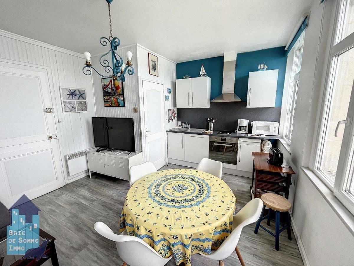 Appartement entier, One-Bedroom Apartment in Saint-Valery-sur-Somme, Région d'Abbeville
