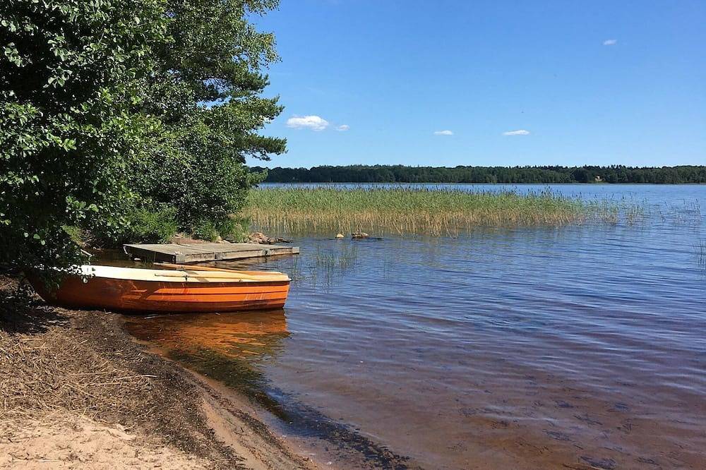 Schönes Ferienhaus mit Seeblick in Ljungby, Kronoberg