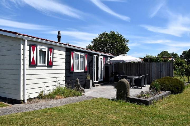 Ferienhaus für 6 Personen, mit Garten und Terrasse in Serooskerke