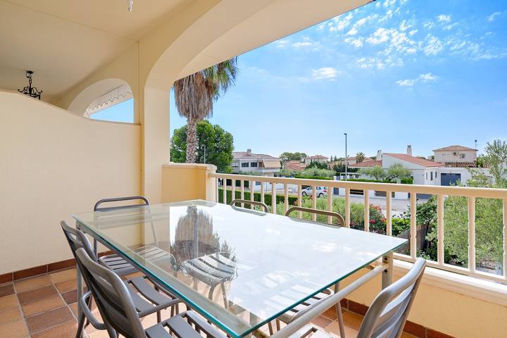 Entire apartment, Apartment 'Cap Roig, Appartement Duplex' with Shared Pool, Private Terrace and Balcony in l'Ampolla, Costa Dorada