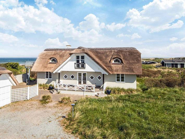 Hus för 12 Personer, med Terass och Pool i Hirtshals