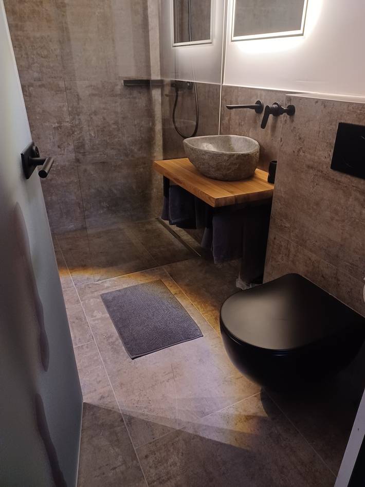 Entire apartment, Apartment 'Appartement Gletscherblick' with Mountain View, Private Terrace and Wi-Fi in Stubai Alps, Fulpmes