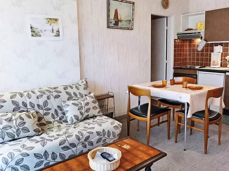 Apartamento entero, Acogedor apartamento de playa con aparcamiento, Wi-Fi y balcón in Cabourg, Región de Caen