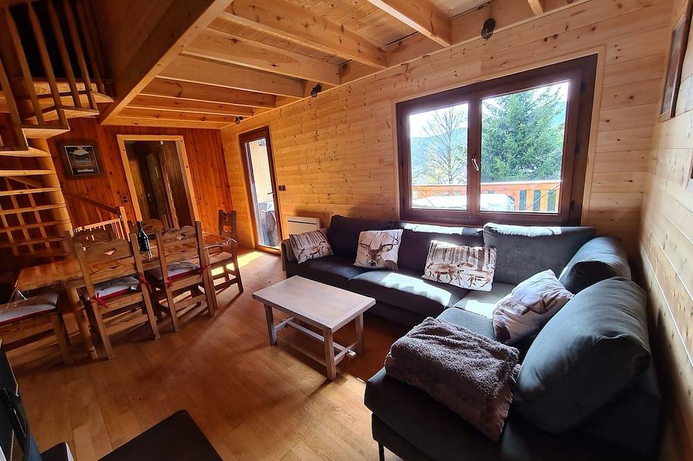 Lake view chalet in Matemale, Parc naturel régional des Pyrénées catalanes