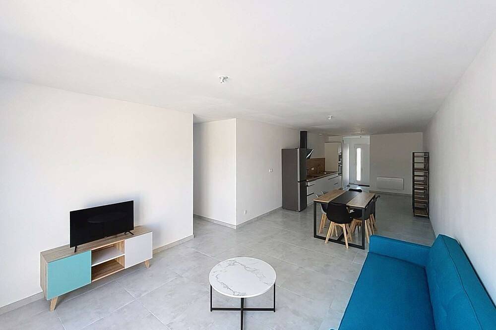 2-bedroom house, sleeps 6 in Médis, Côte de Beauté