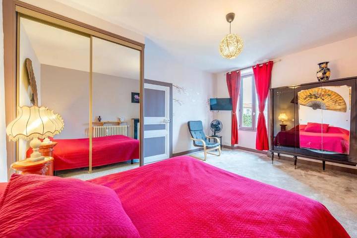 Gîte pour 2 personnes, avec jardin ainsi que vue et terrasse à Montournais - 4