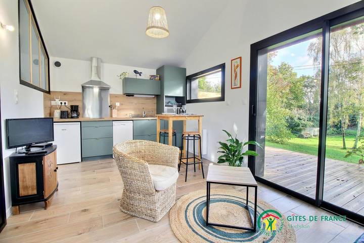 Gîte pour 2 personnes, avec terrasse et vue dans Theix-Noyalo - 3