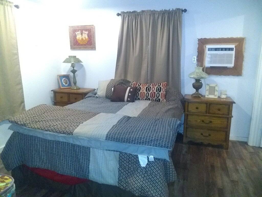Cabin 2 Miles From Trade Days Granny'S Cabin Themed With Antiques in Van Zandt County