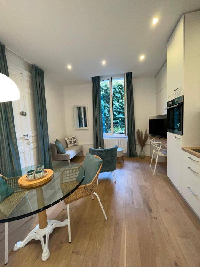 Gîte pour 2 personnes, avec vue et terrasse, animaux acceptés dans Thermes Callou - 3