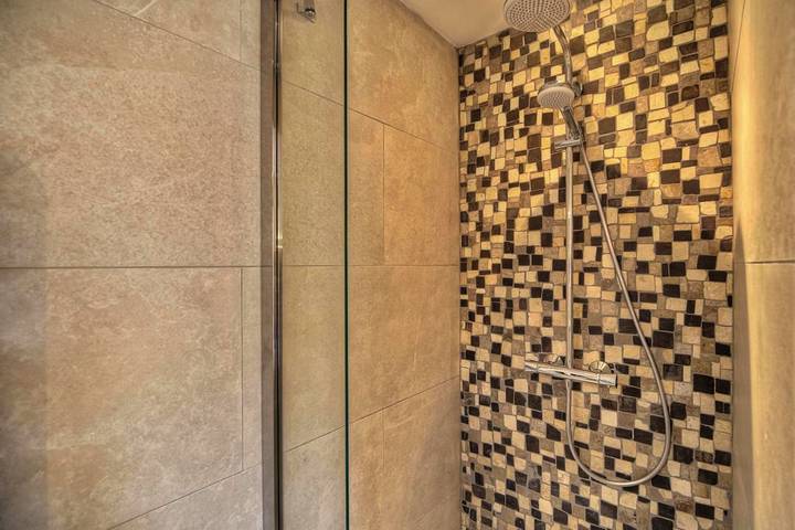 Location de vacances pour 2 personnes, avec terrasse dans Plage de Gigaro - 2